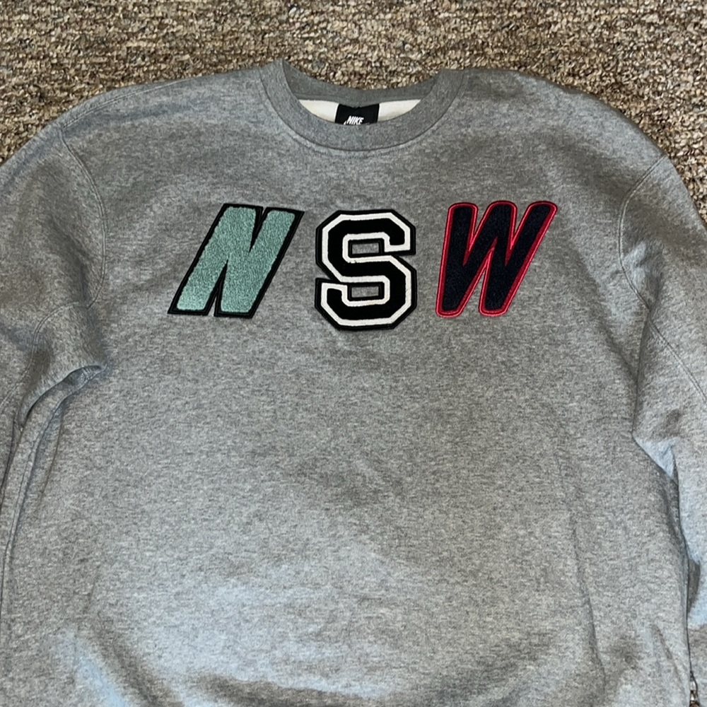 Nike - Picture 2 of 3